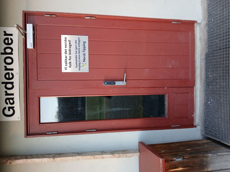 Garderobedør.Ute.600x800